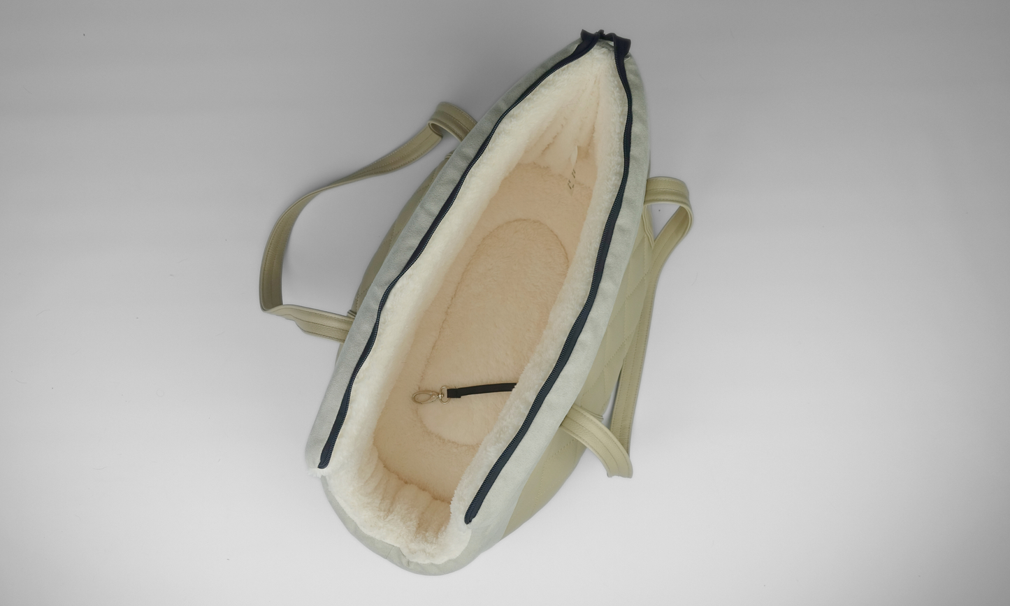 Hillfoot & Paws - Luxury Pet Travel Carrier - Cream