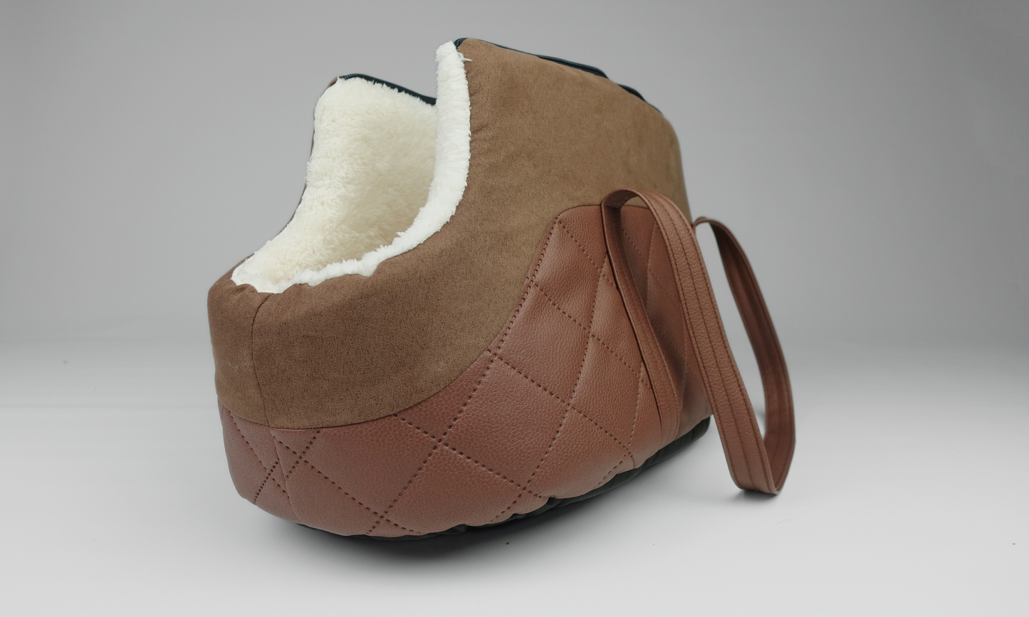 Hillfoot & Paws - Luxury Pet Travel Carrier - Brown