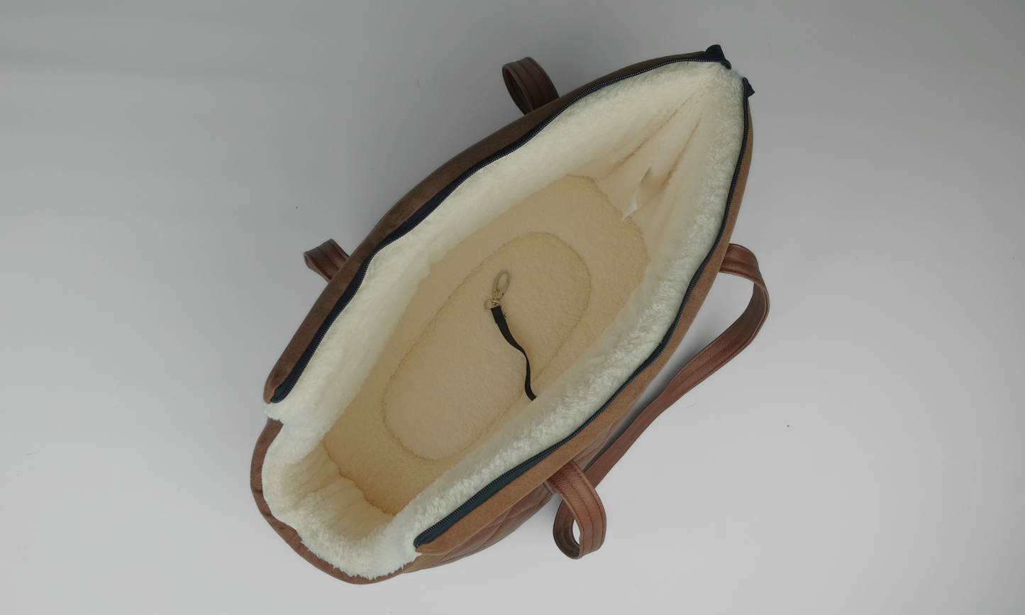 Hillfoot & Paws - Luxury Pet Travel Carrier - Brown