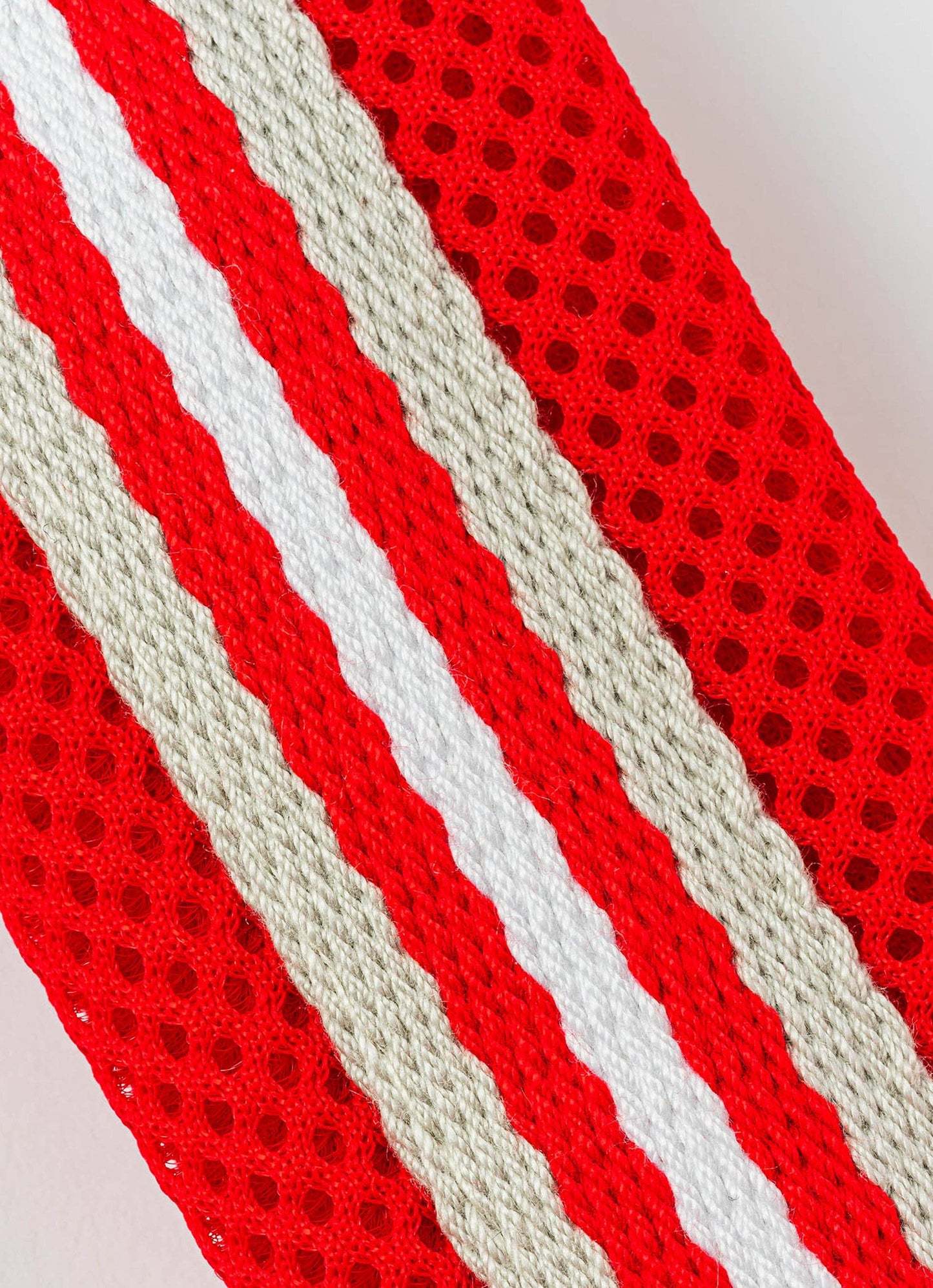 Hugo & Hudson - Easy Walk V Dog Harness - Red - 8