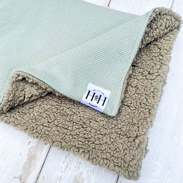 Hetty and Huxley - Mint and Grey Pet Blanket - Medium
