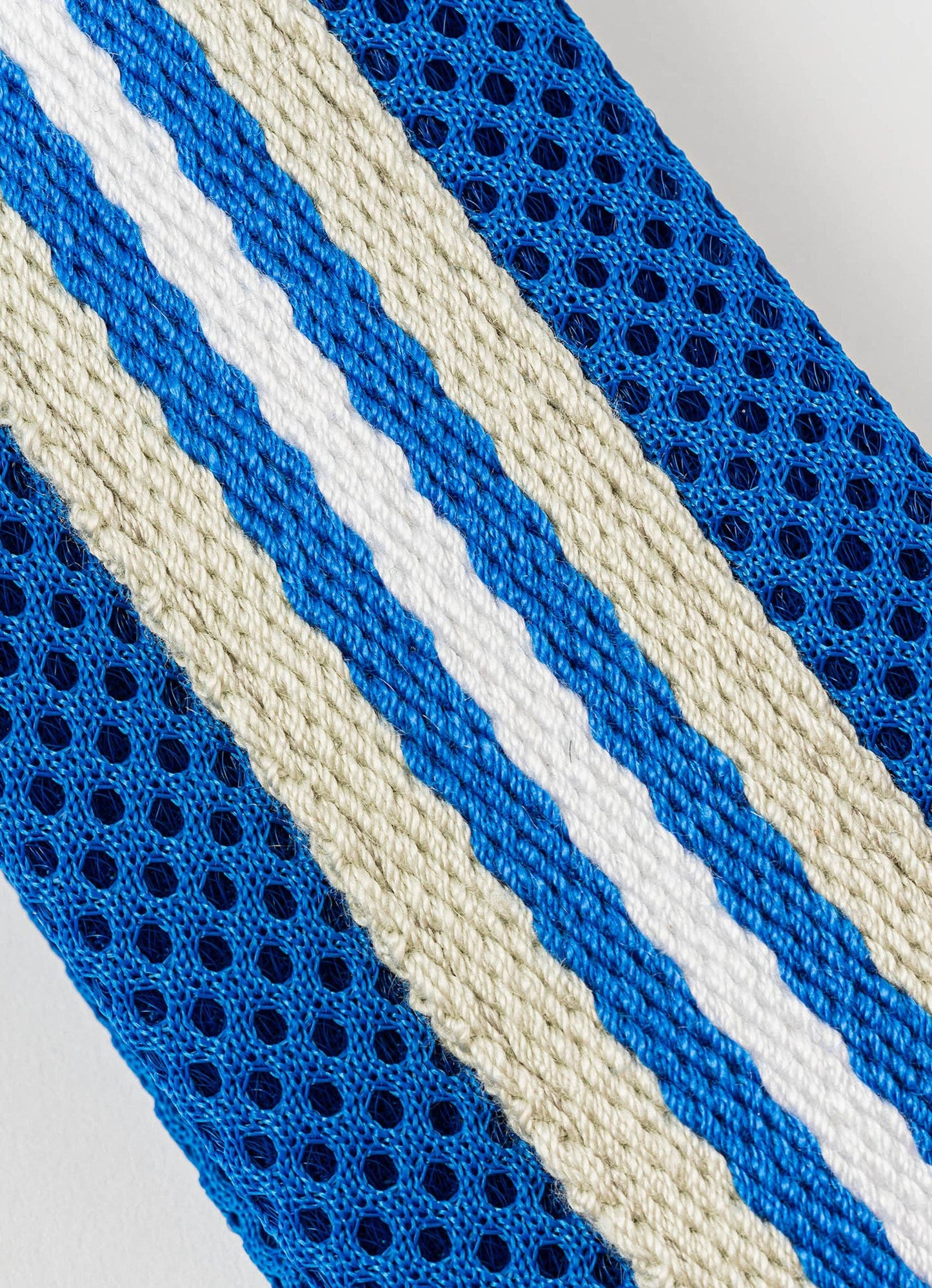 Hugo & Hudson - Easy Walk V Dog Harness - Royal Blue - 2